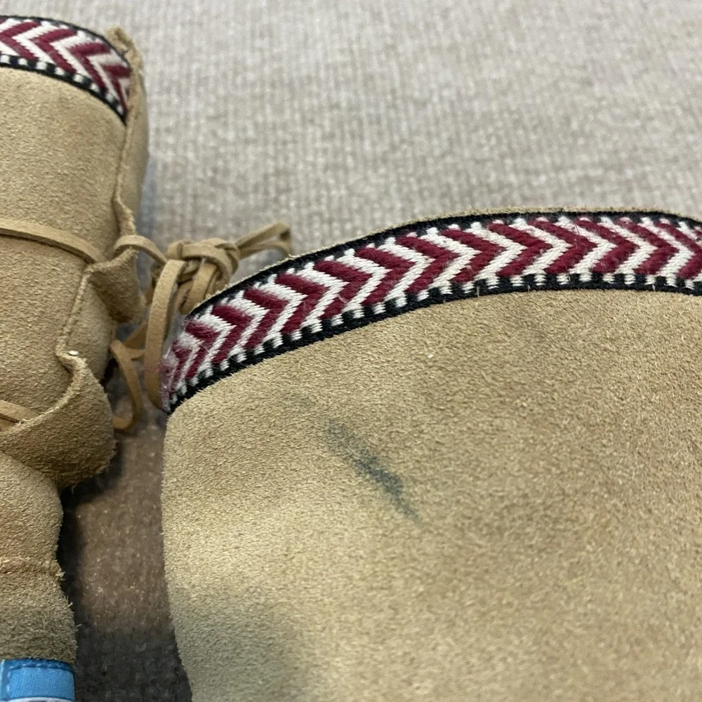 TOMS Boots Womens Size 6.5 Beige Suede Faux Fur Lined Mid Calf Boho‎ Moccasin